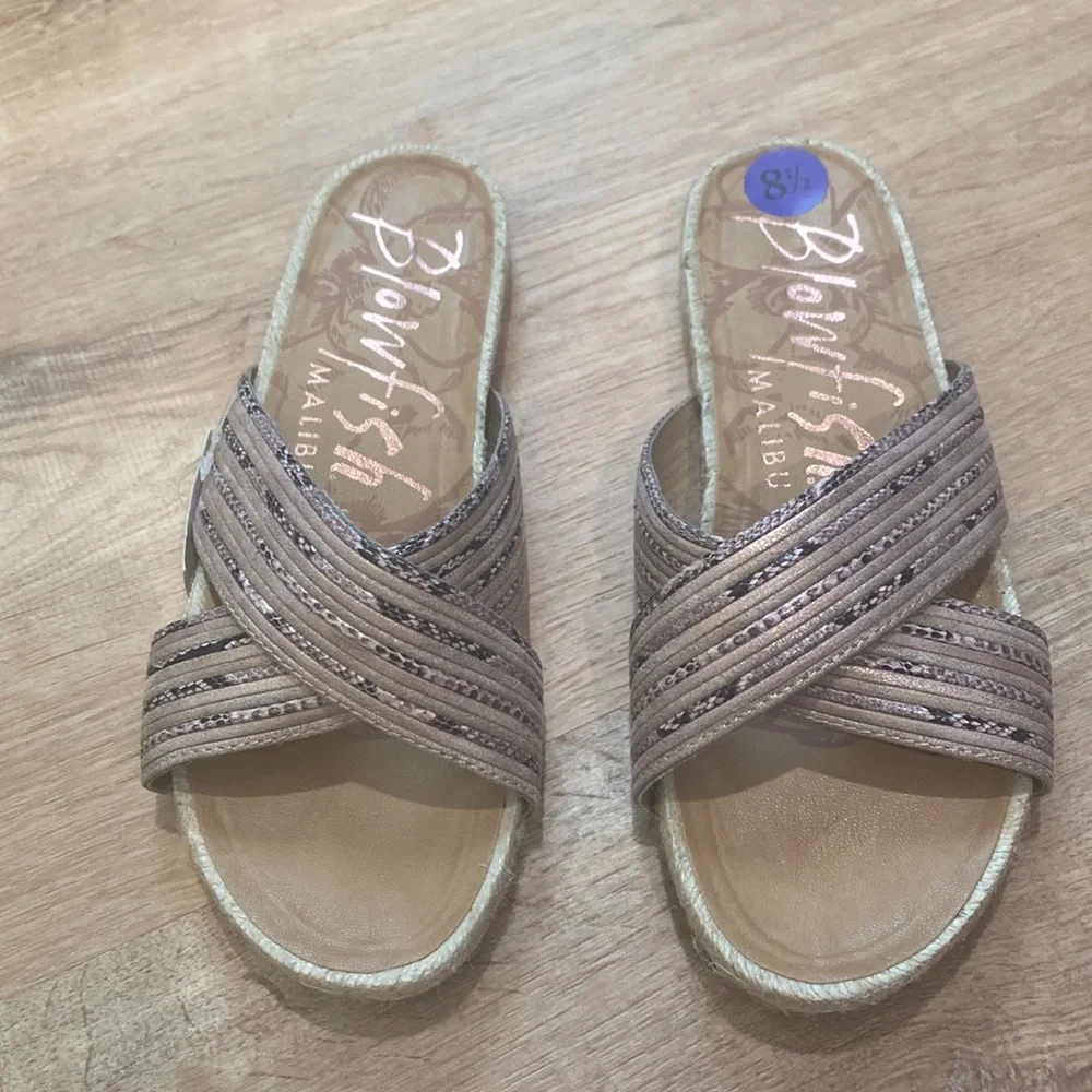 NWT Blowfish Malibu espadrille Crisscross slides